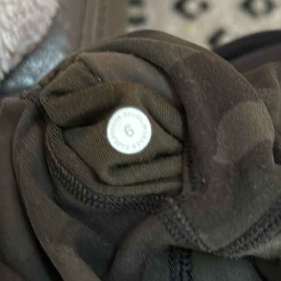 Lululemon leggings - Picture 2 of 5